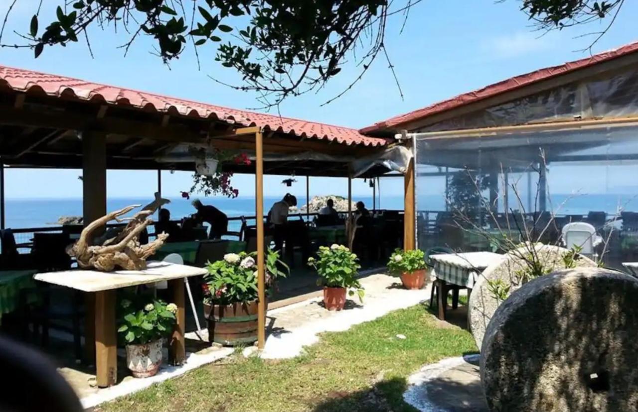 Stefanias Prasoudi Beach Agios Matthaios  Exterior photo